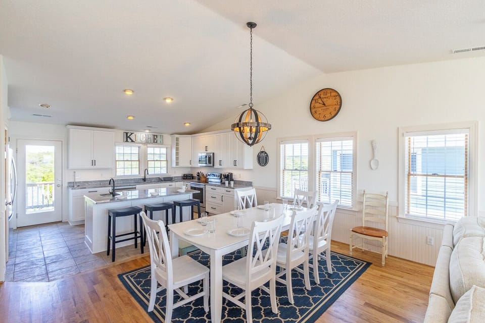 Top Level DIning Area
