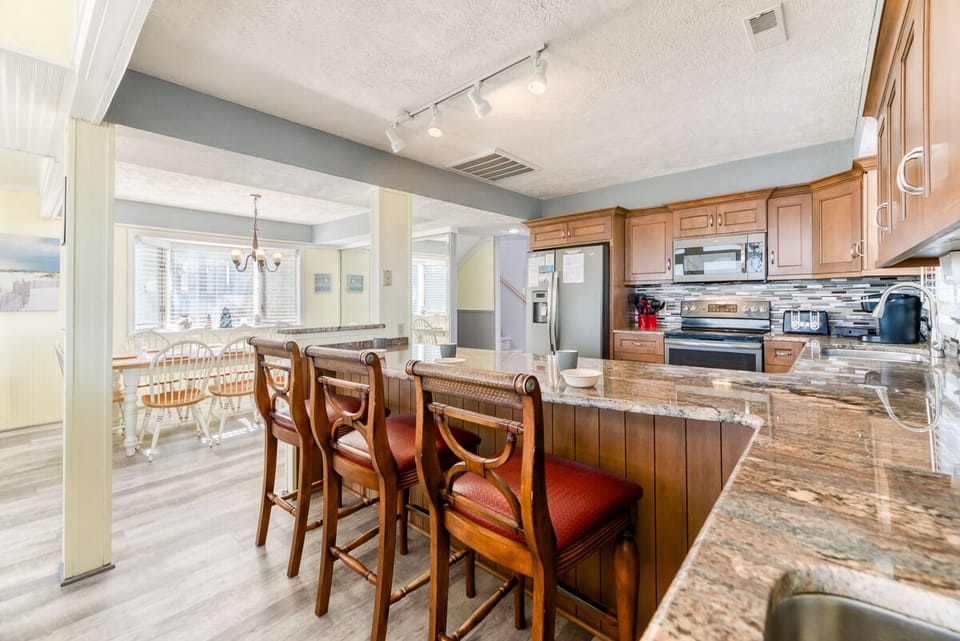 Mid Level Kitchen