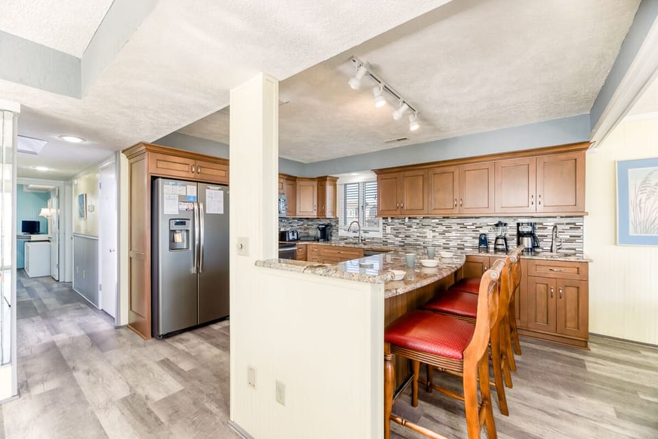 Mid Level Kitchen