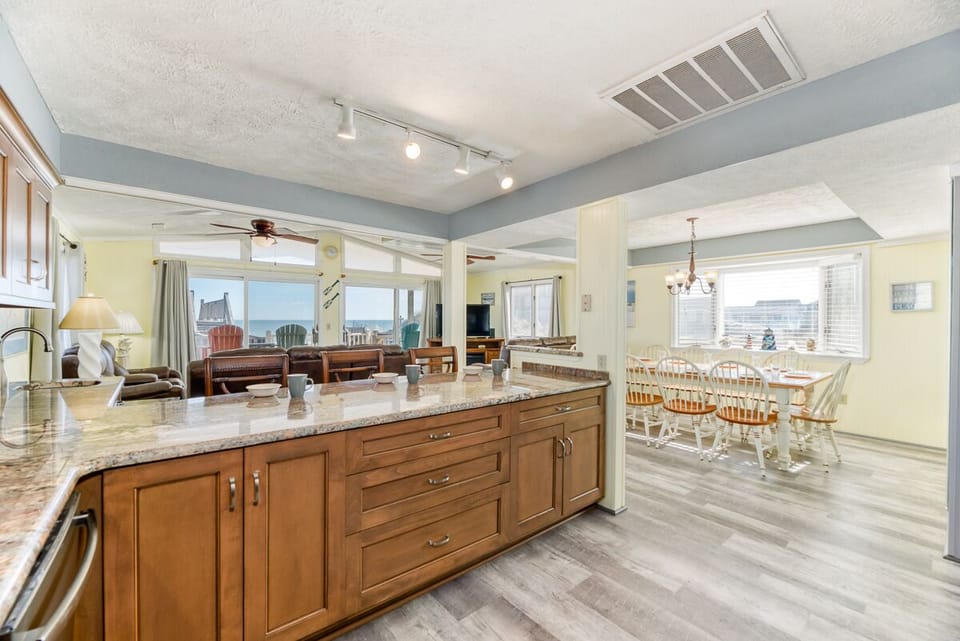 Mid Level Kitchen