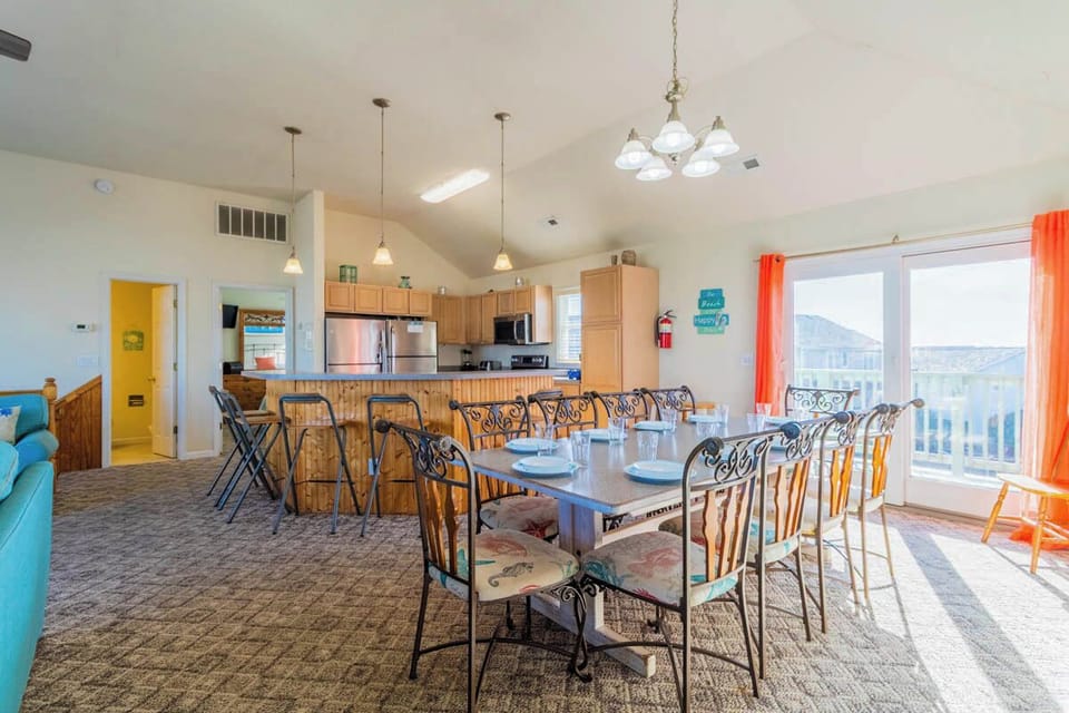Top Level Dining Area