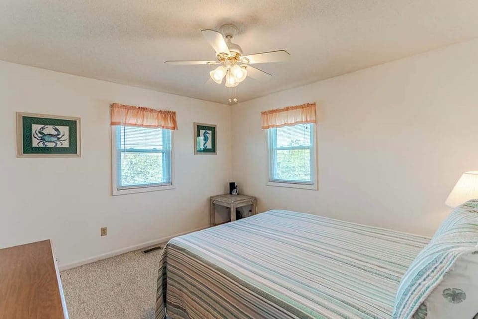 Top Level Queen Bedroom