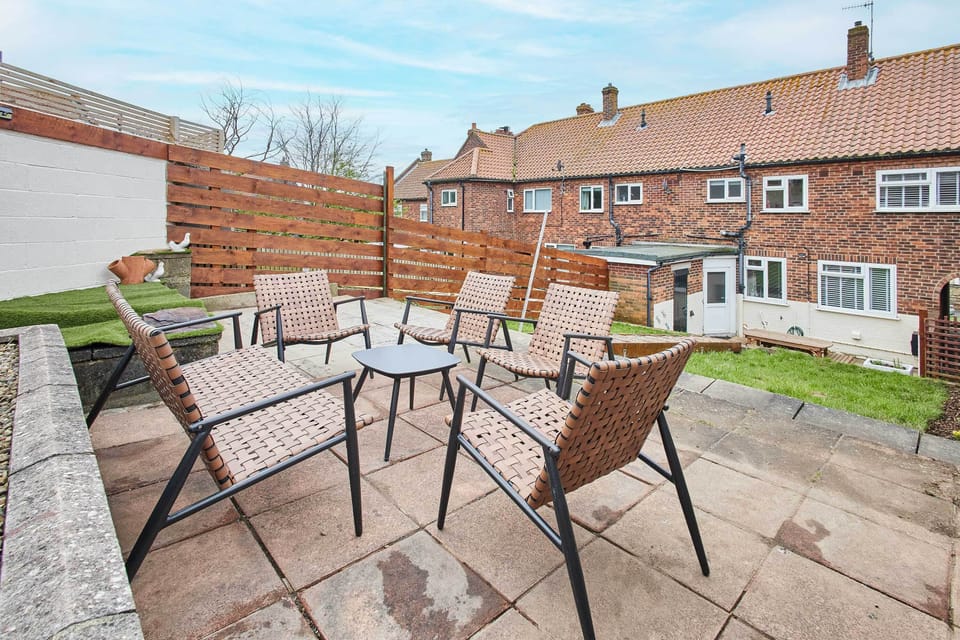 Esk View, Whitby - Host & Stay