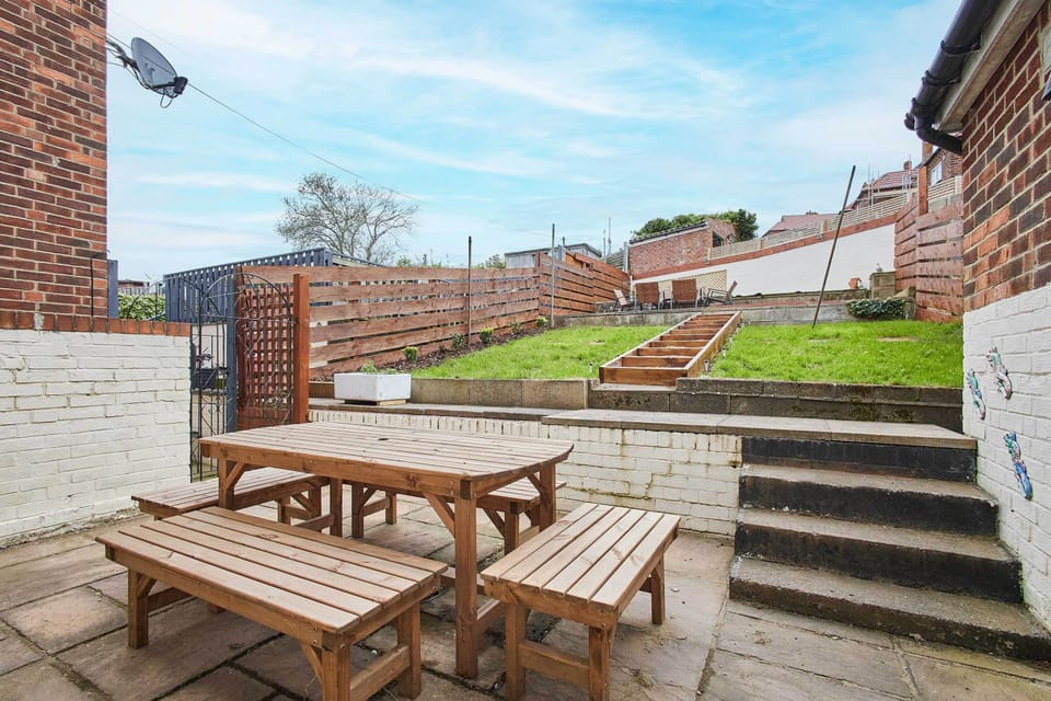 Esk View, Whitby - Host & Stay
