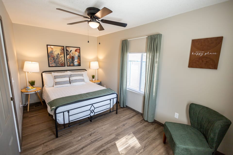 Bedroom - Queen Bed!