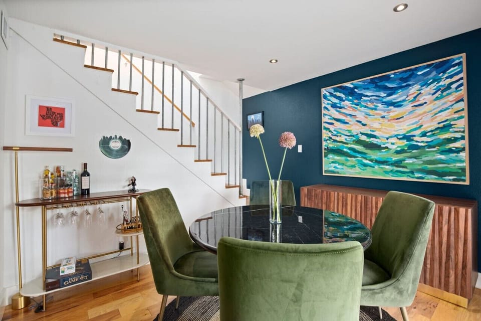 Dining room and other amenities upon request!