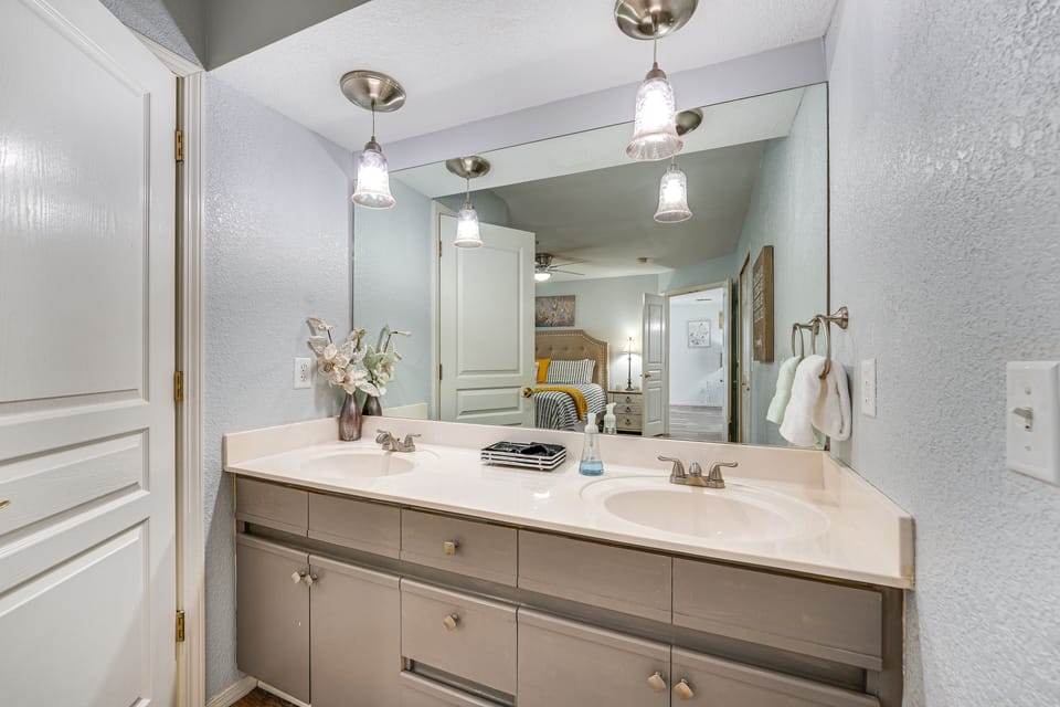 En-Suite Bathroom | Towels Provided | Complimentary Toiletries