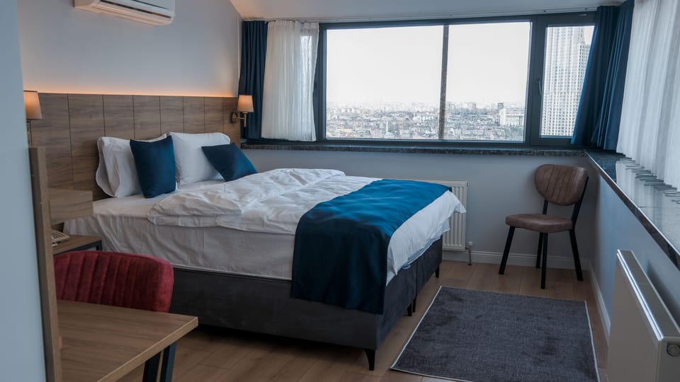 1 bedroom, premium bedding, down comforters, desk