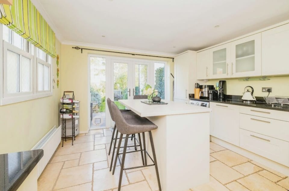 Kitchen equipped with washing machine, dish washer, fridge freezer & micowave