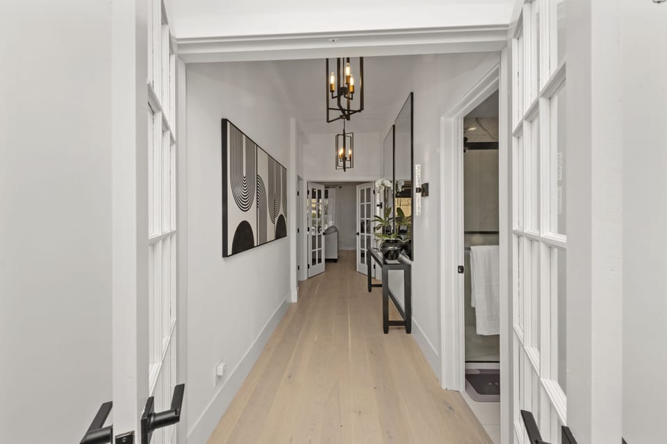 Modern touches and inviting lighting create a welcoming ambiance.