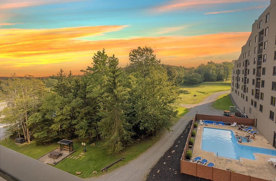 Relax on Silver Creek 5406's balcony this summer!