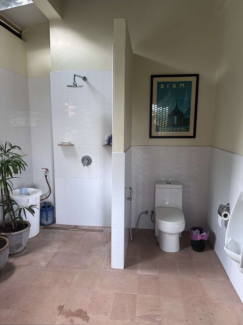 Piman Pu Lek bathroom