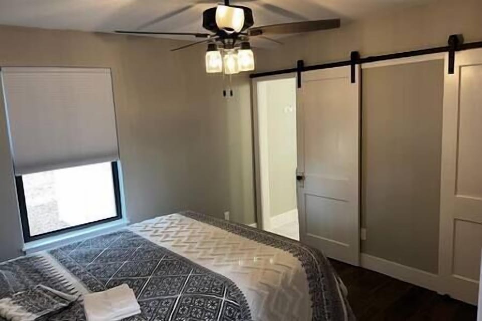 Master suite with queen sized bed