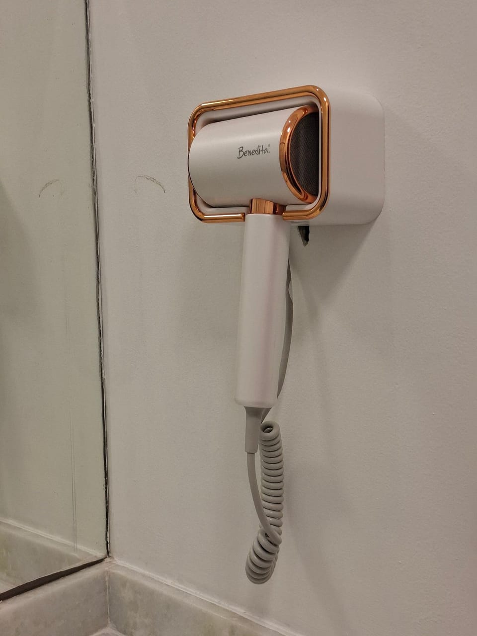 Suítes privativas com terraço entre Copacabana e Ipanema | Hand-held showerhead