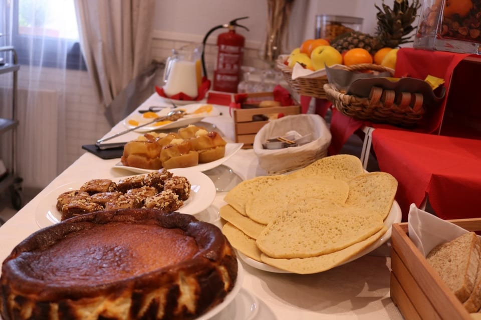 Daily buffet breakfast for a fee