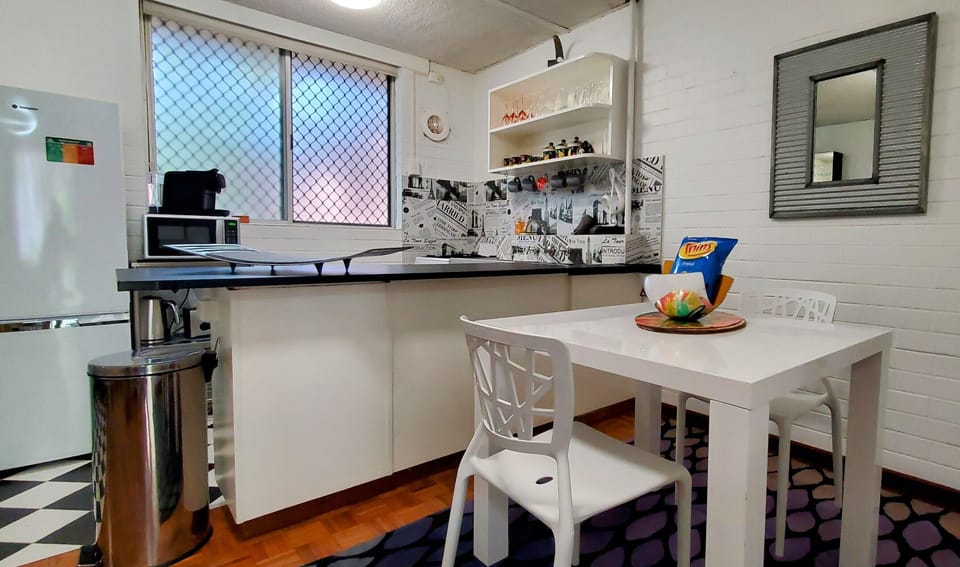 Dining & kitchen