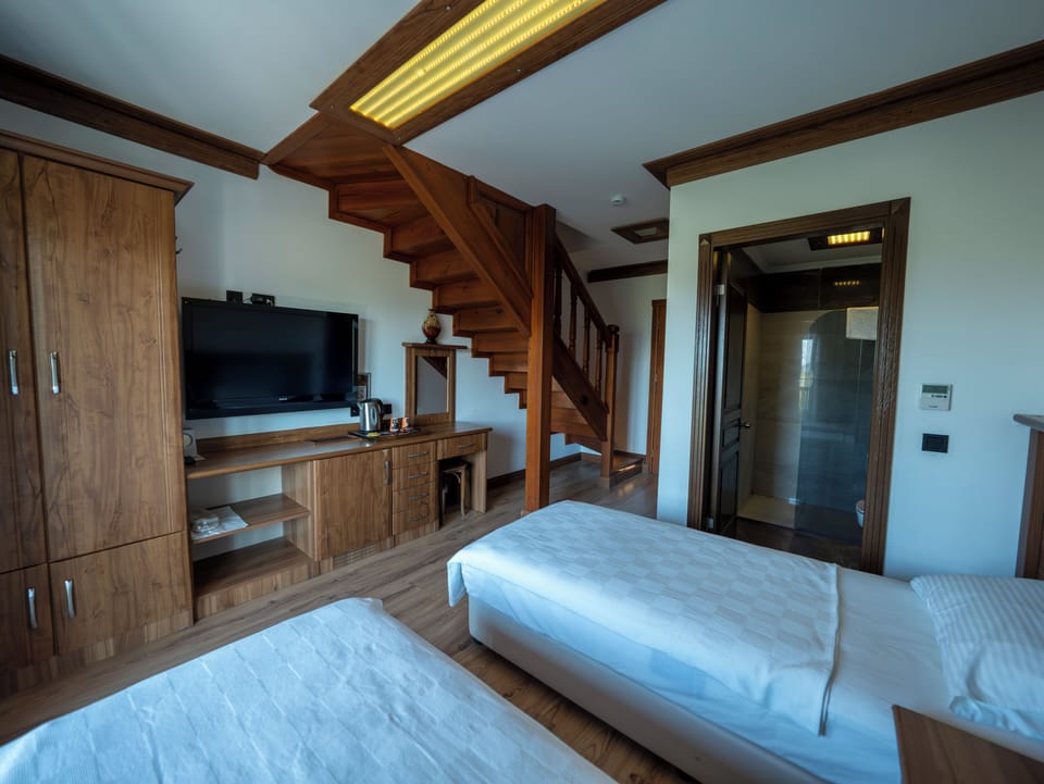 Duplex, River View | Free minibar items, in-room safe, soundproofing, free cribs/infant beds