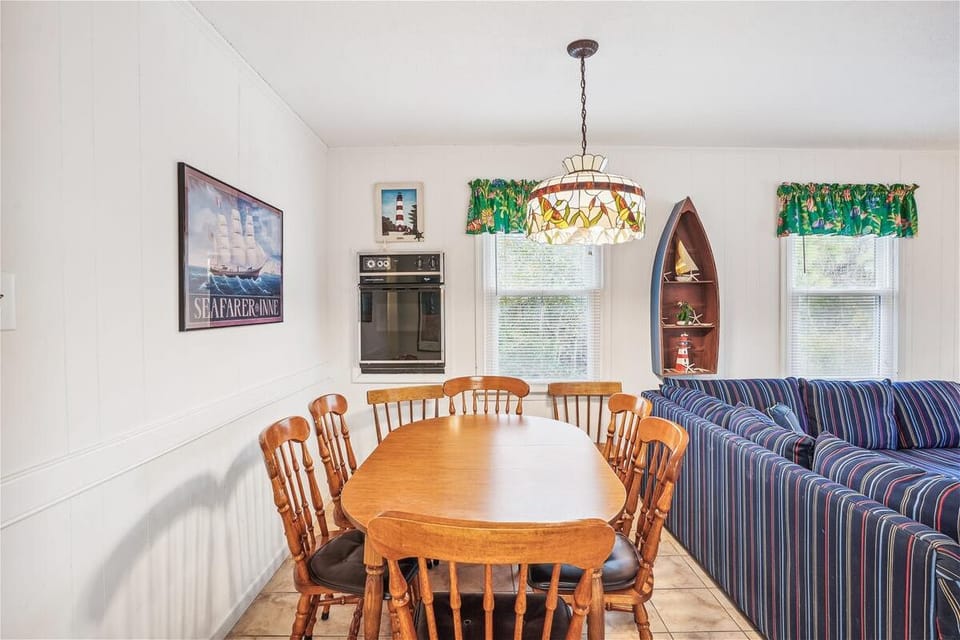 Dining Area 2024