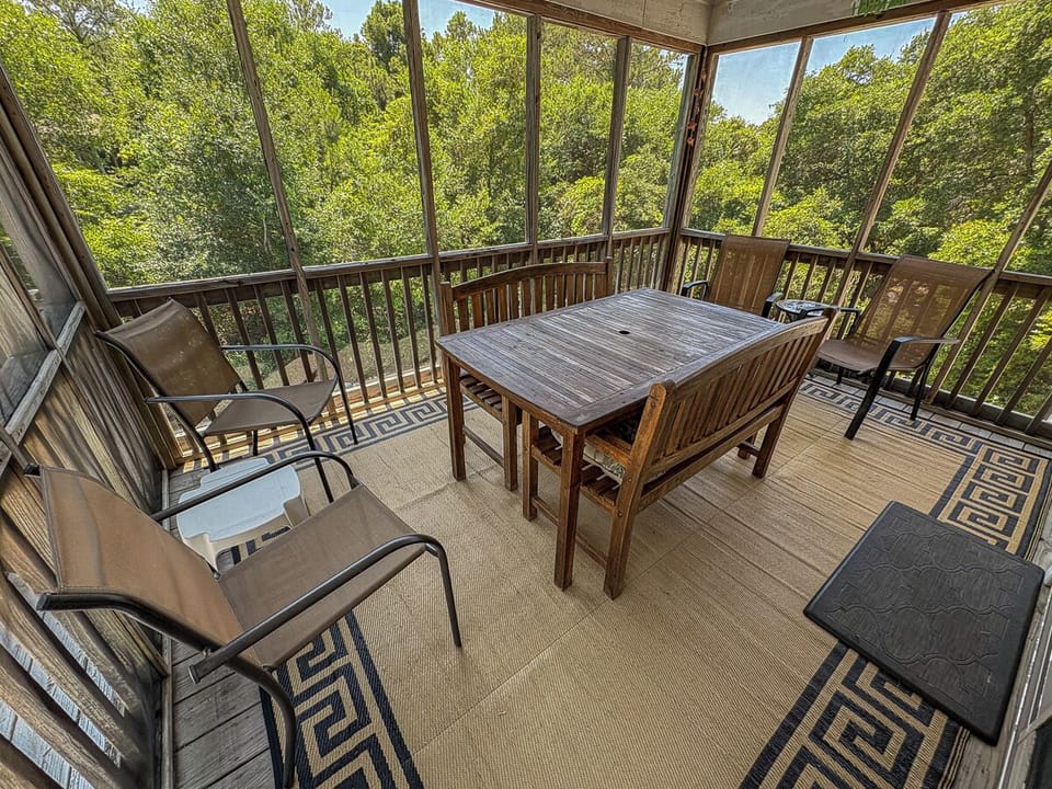 Screened Porch 2025