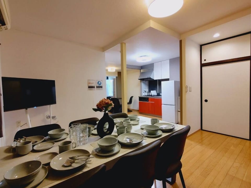 Basic Apartment | Living area