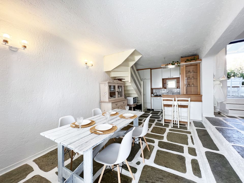 Family Duplex, Partial Ocean View | Living area