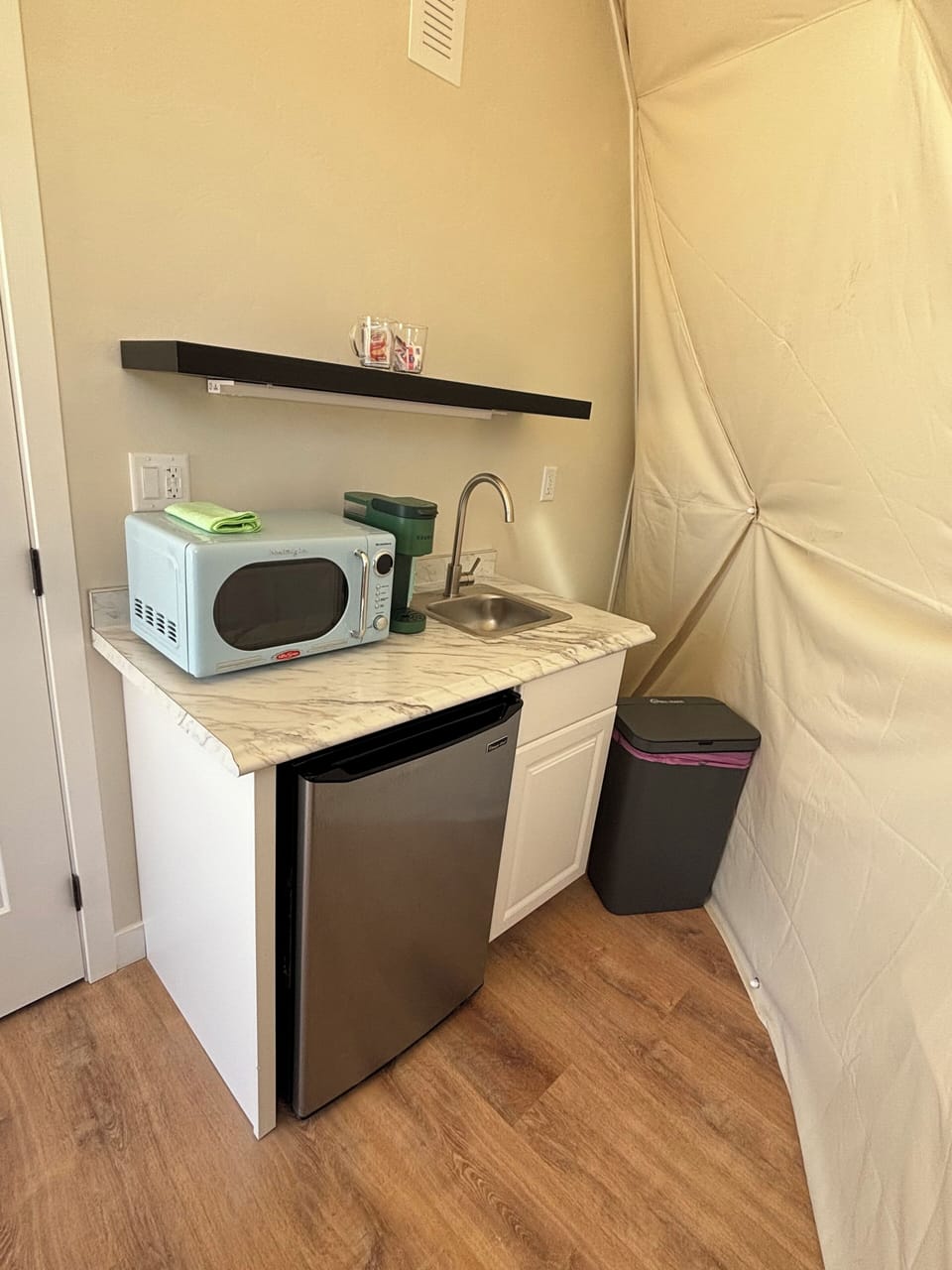 Gallery Tent | Living area | Smart speakers