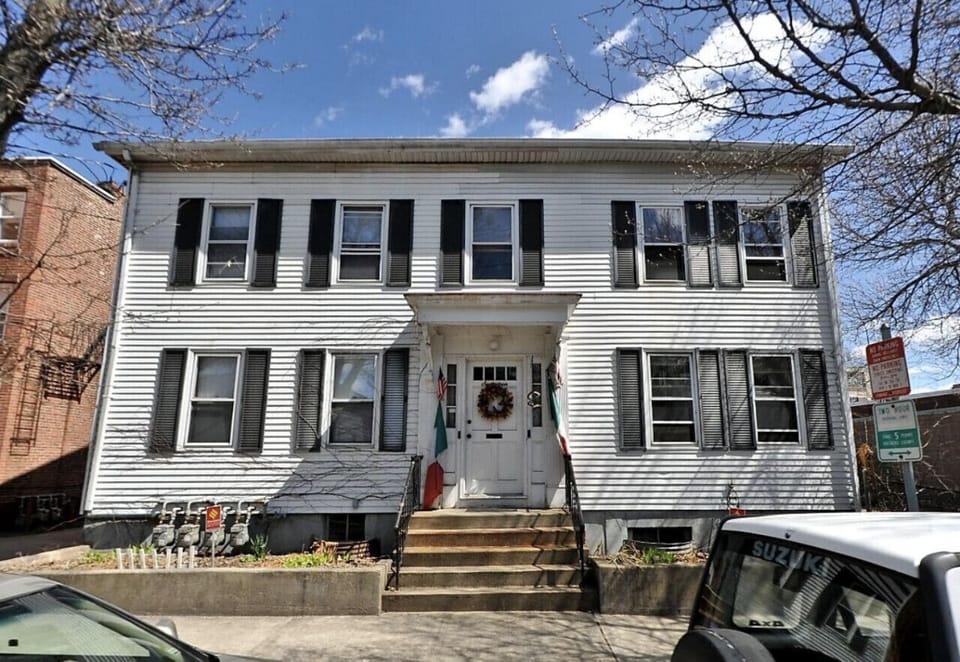 The location is within the block of the famous Wooster St and Little Italy.