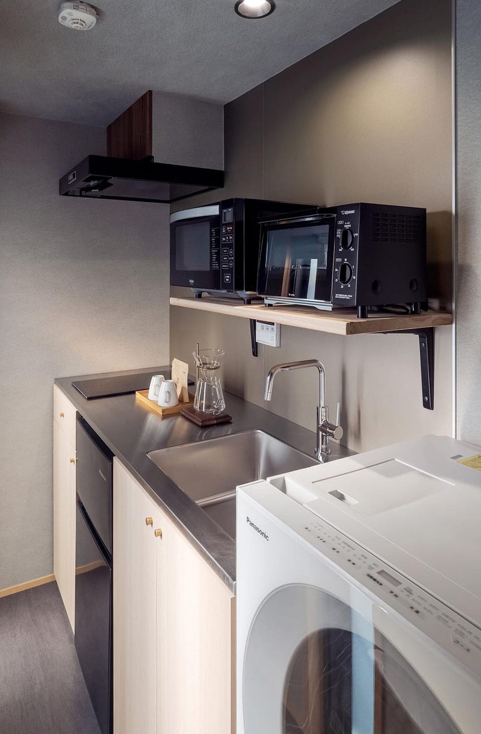Traditional House, 2 Bedrooms, Kitchen, Garden View | Private kitchenette | Mini-fridge, microwave, stovetop, electric kettle