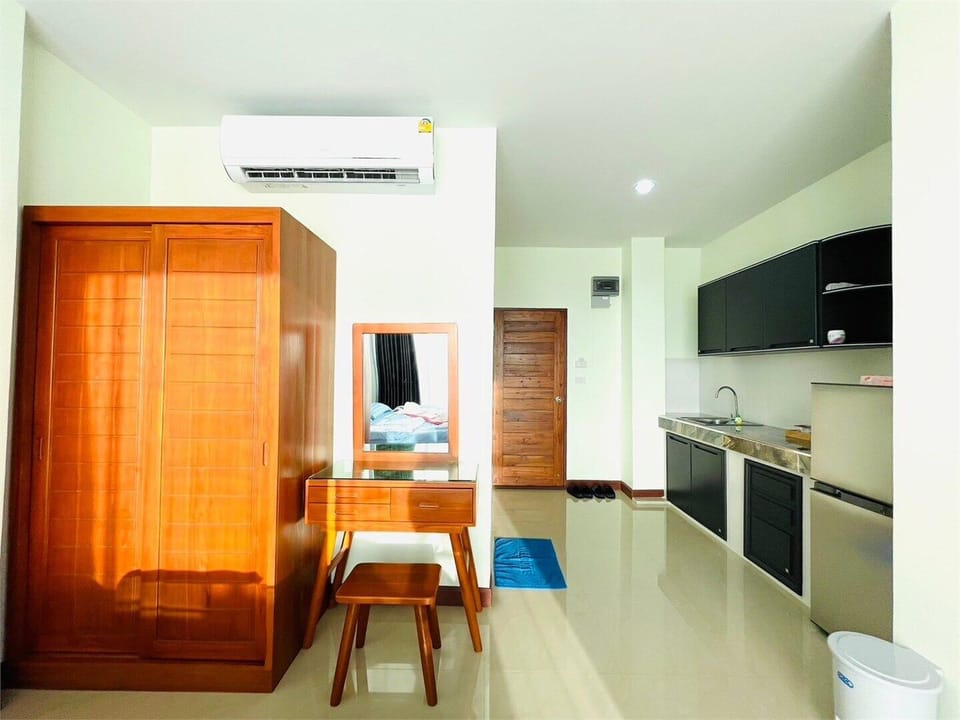 Deluxe Double Room, Partial Ocean View | Free WiFi, bed sheets