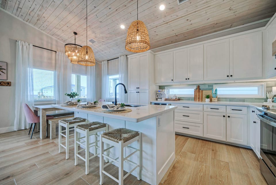 Fully equipped kitchen. 