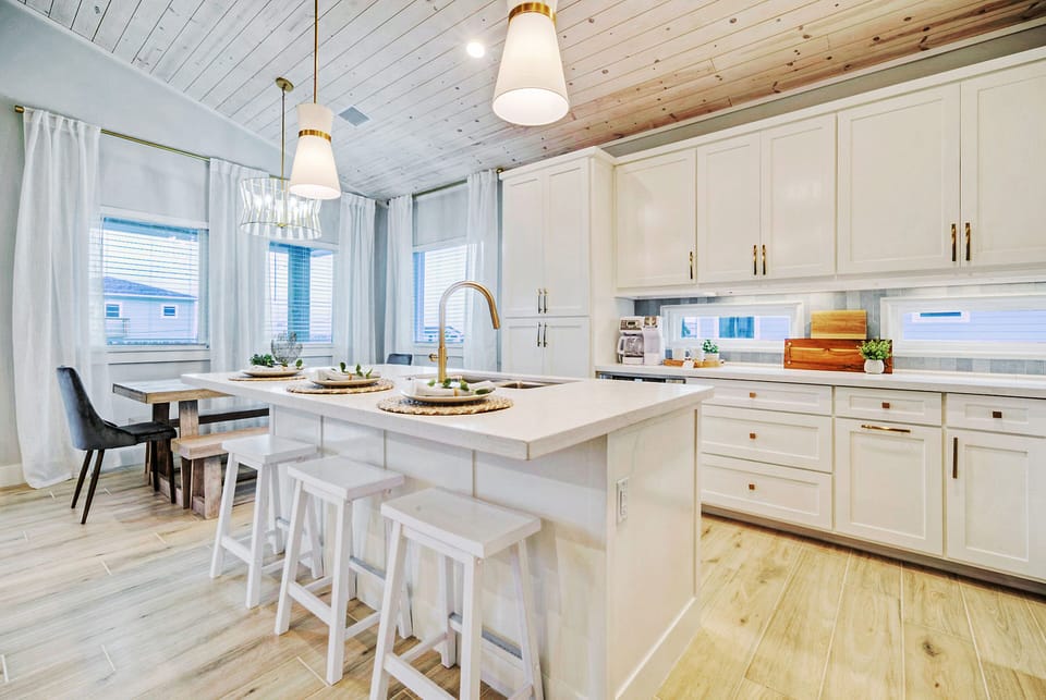 Fully equipped kitchen.