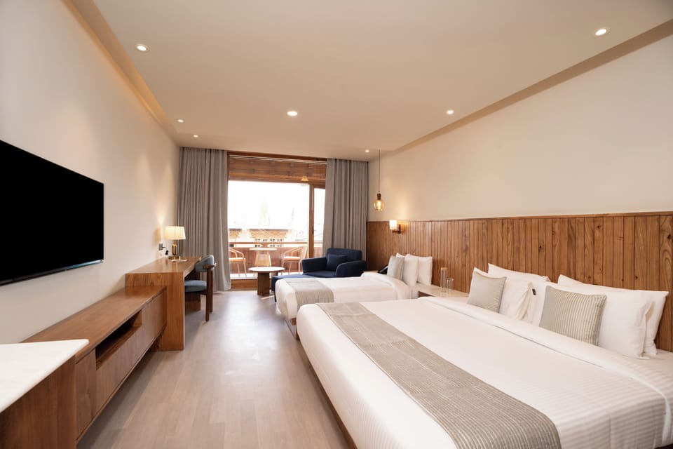Triple Room | Premium bedding, WiFi (free), bed sheets
