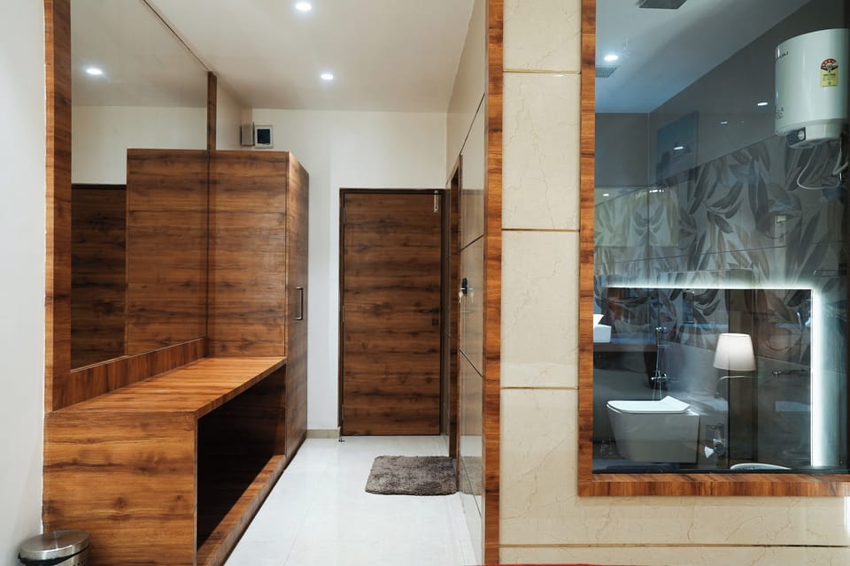 Classic Room | Bathroom | Shower, rainfall showerhead, free toiletries, towels