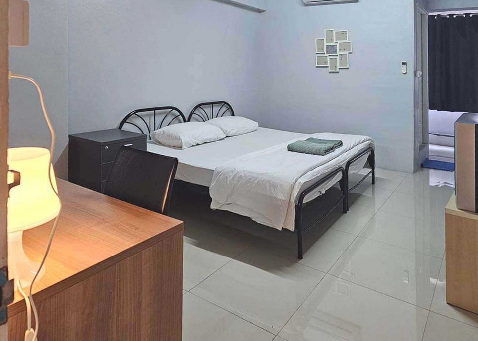 Desk, blackout drapes, iron/ironing board, free WiFi