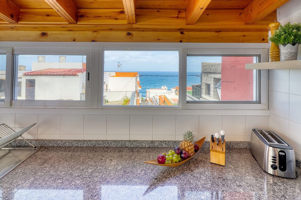 Fully equipped kitchen w/ocean view