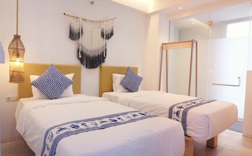 Standard Twin Room | Desk, free WiFi, bed sheets