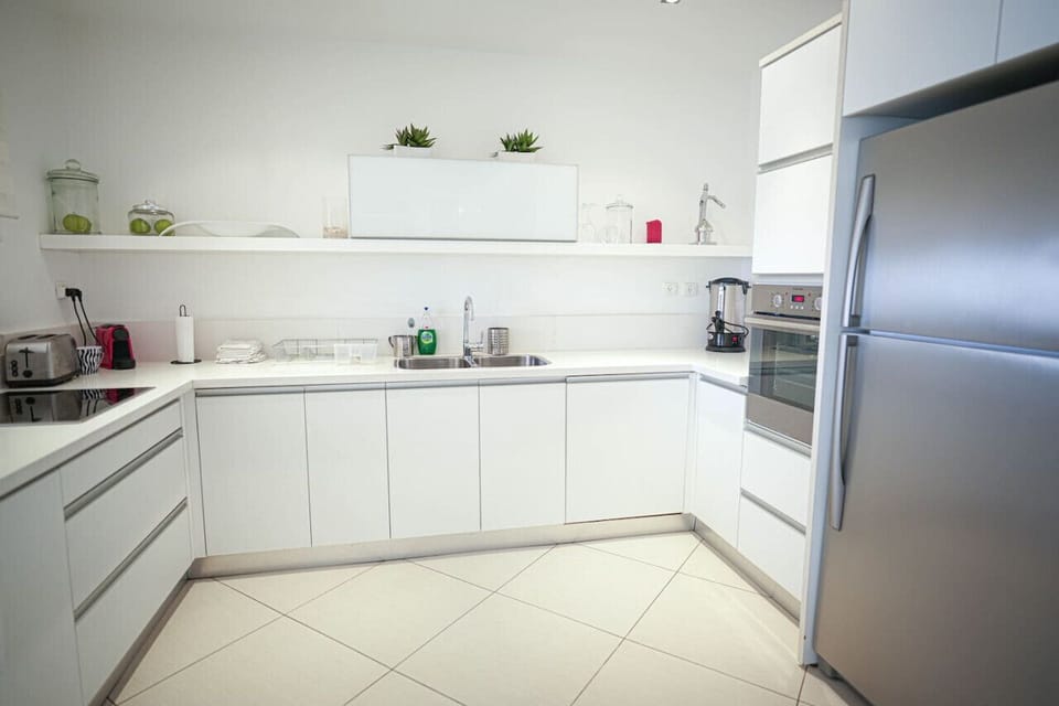 Apartment, Balcony, Beach View | Interior