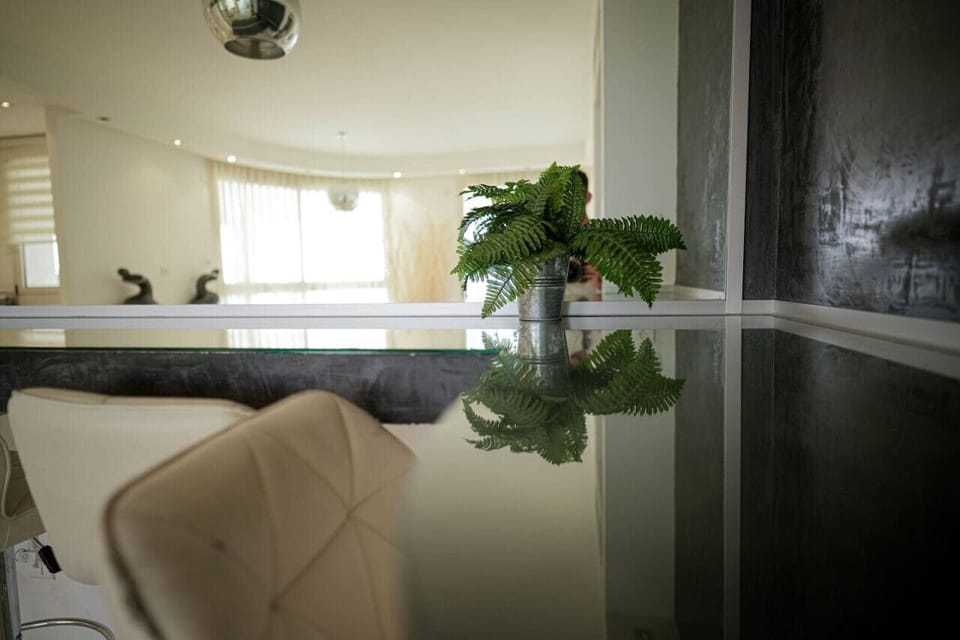 Apartment, Balcony, Beach View | Interior