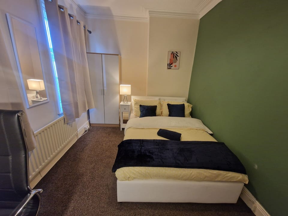 House | 2 bedrooms, desk, iron/ironing board, free WiFi