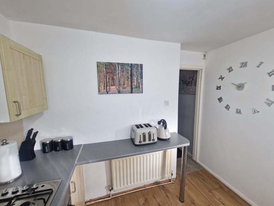House | Private kitchen | Fridge, microwave, oven, stovetop