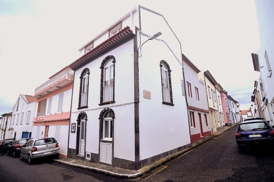 Fachada da Sunrise House