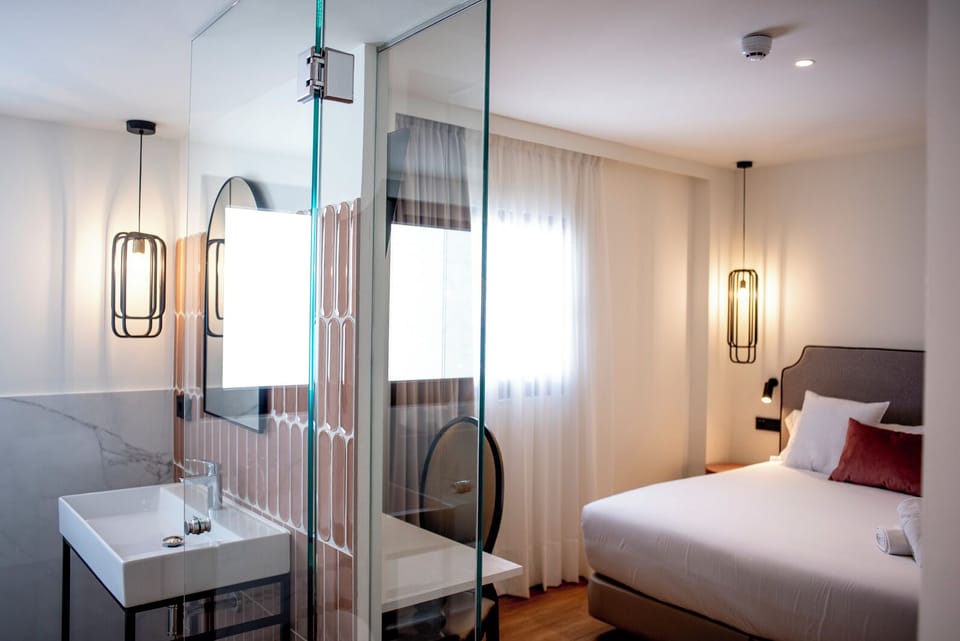 Standard Double Room | Desk, blackout drapes, soundproofing, iron/ironing board