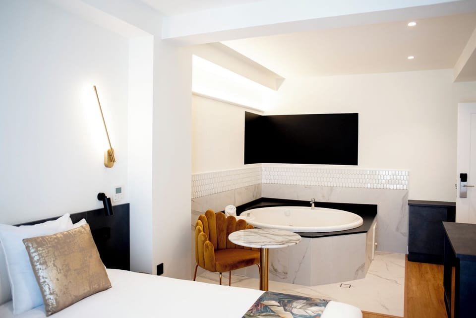 Deluxe Double Room | Desk, blackout drapes, soundproofing, iron/ironing board