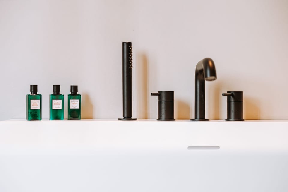 Bathroom amenities