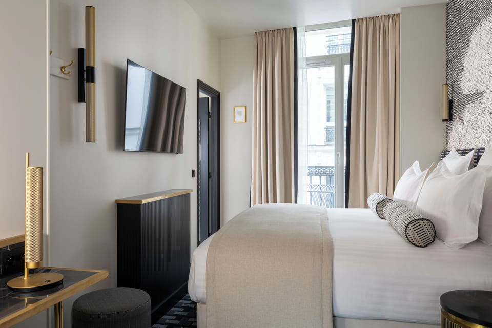 Superior Room with balcony and Spa access | In-room safe, soundproofing, iron/ironing board, free WiFi