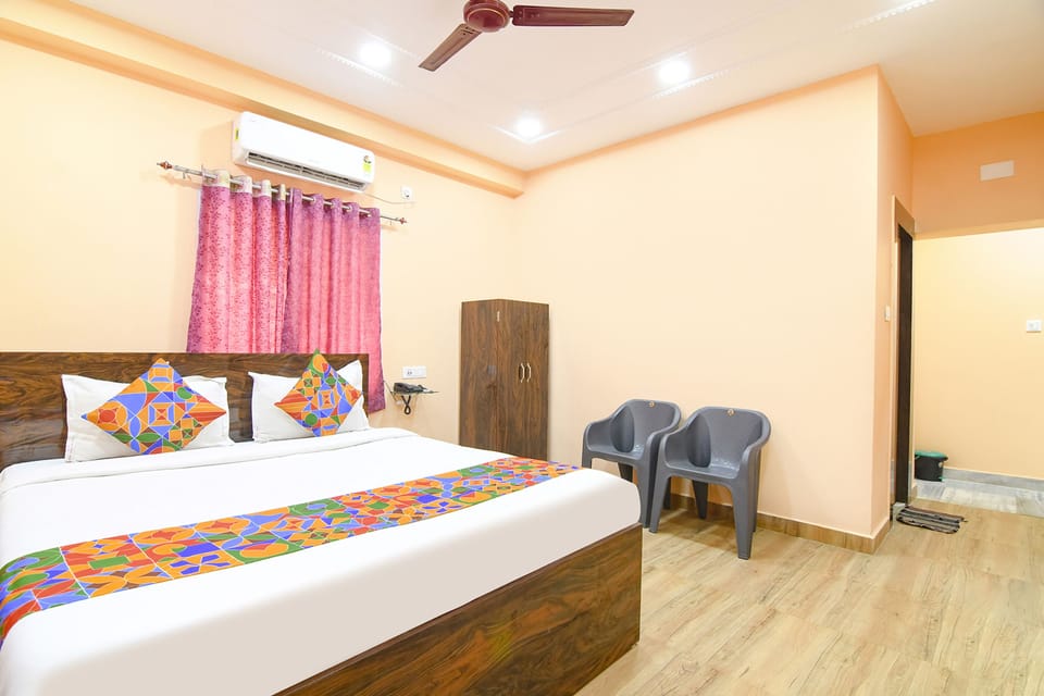 Egyptian cotton sheets, premium bedding, in-room safe, free WiFi