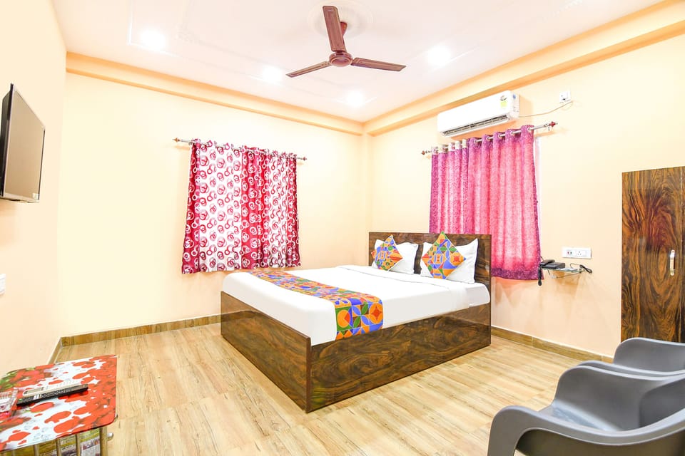 Egyptian cotton sheets, premium bedding, in-room safe, free WiFi