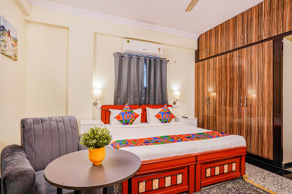 Egyptian cotton sheets, premium bedding, pillowtop beds, in-room safe