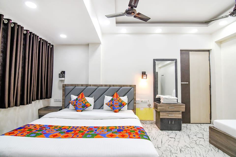 Egyptian cotton sheets, premium bedding, in-room safe, free WiFi