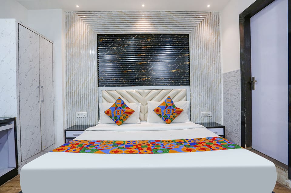 Egyptian cotton sheets, premium bedding, in-room safe, soundproofing